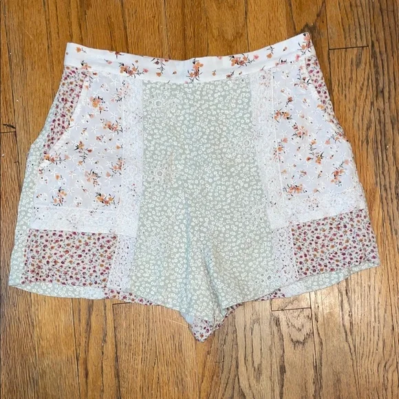 American Eagle Outfitters Floral Patchwork Set - Picture 4 of 4